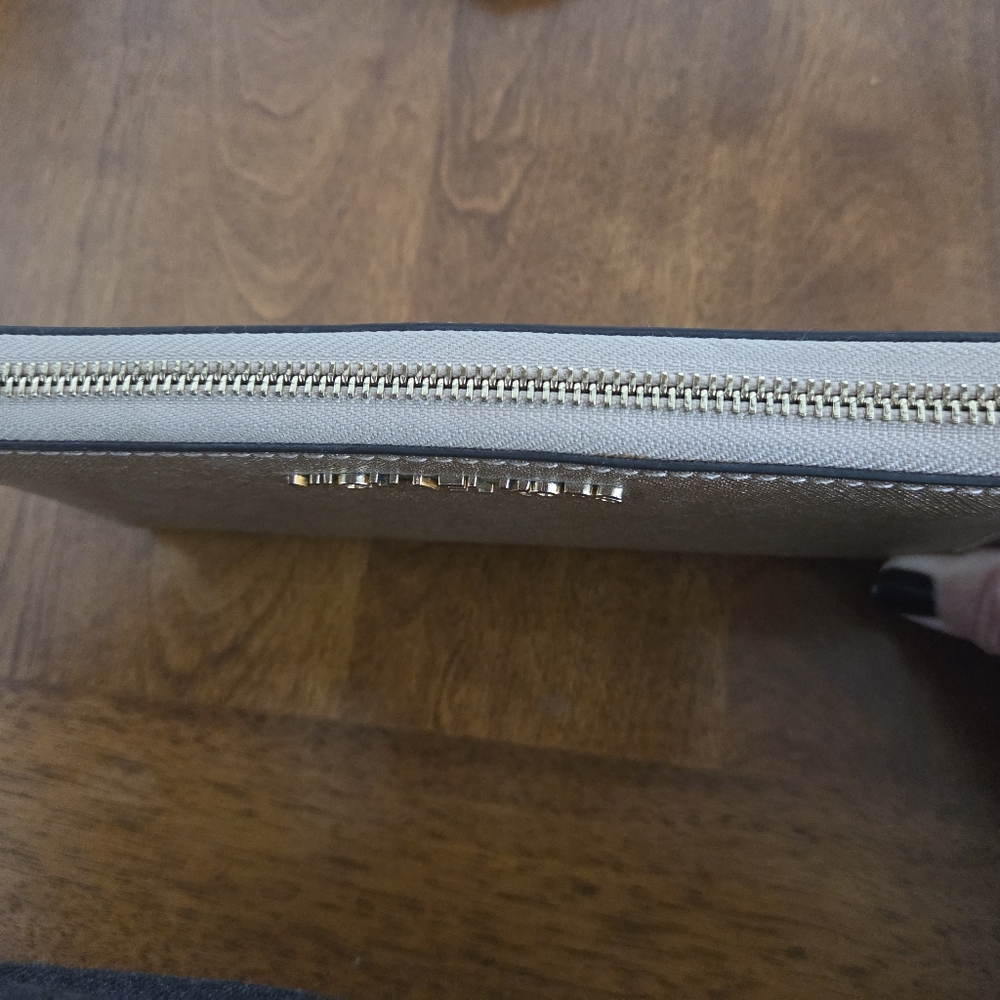 Michael Kors Metallic Gold Wallet - Picture 6 of 8
